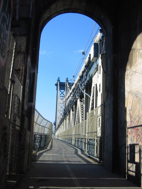 South pedestrian walkway of the Manhattan Bridge.