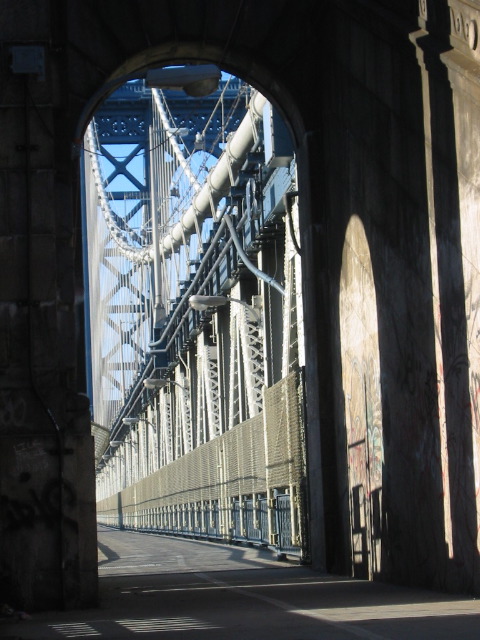 South pedestrian walkway of the Manhattan Bridge.