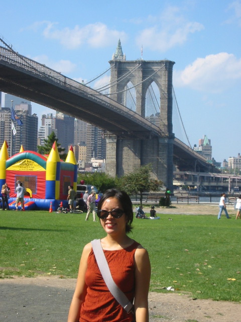 Lisa, with the Brooklyn Bridge in the background.